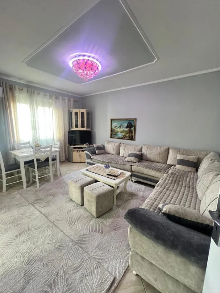 Tirane, shitet apartament 1+1+Ballkon Kati 3, 54 m² 95.000 € (Xhanfize Keko)