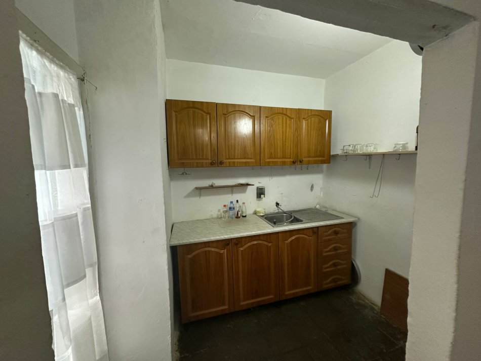 Tirane, jepet me qera 1+1 Kati 2, 60 m² 200 € (Allias)