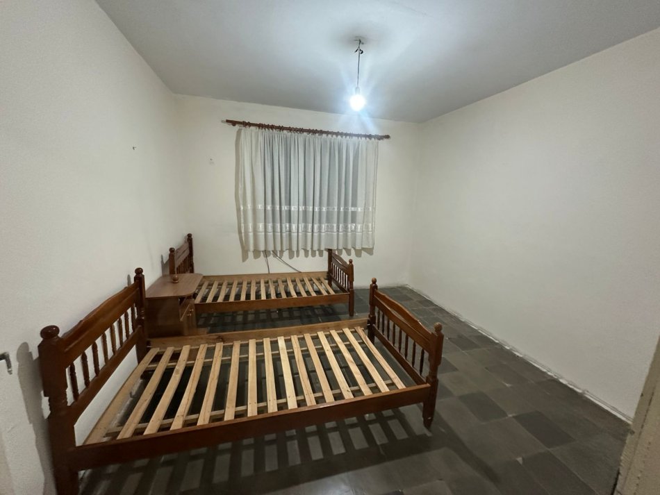 Tirane, jepet me qera 1+1 Kati 2, 60 m² 200 € (Allias)