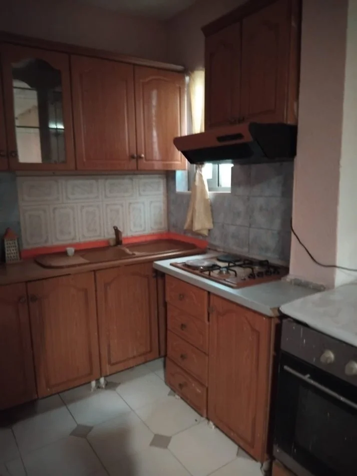 Tirane, jepet me qera 1+1 Kati 1, 60 m² (Ne fund fare te Bulevardit te Ri)