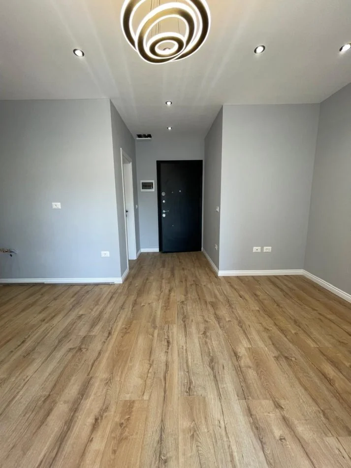 Tirane, shitet apartament 1+1+Ballkon Kati 6, 50 m² 98.000 € (5 Maji)