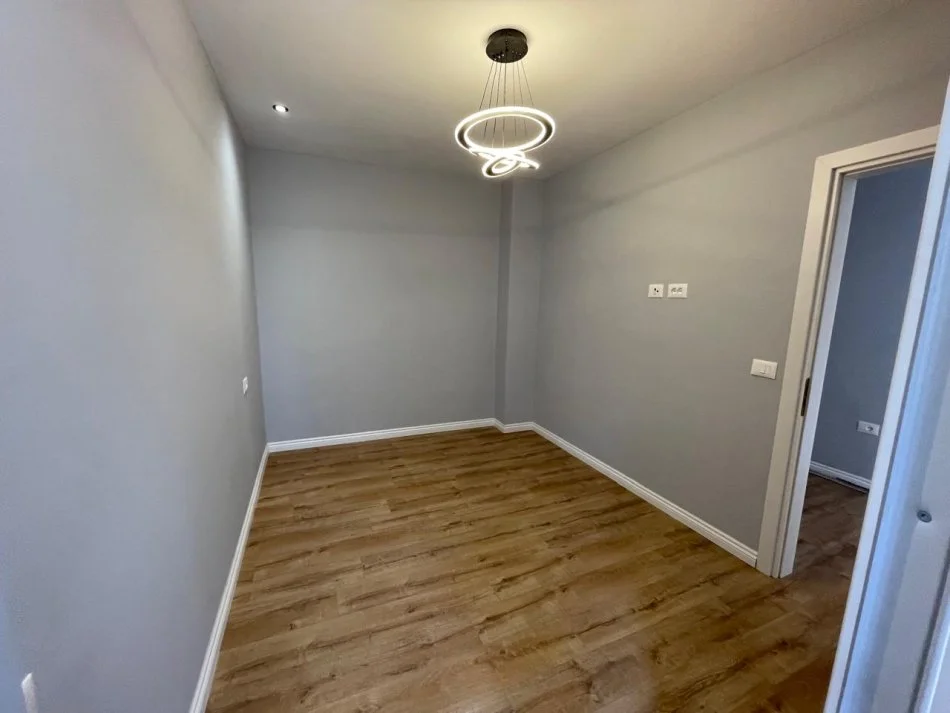 Tirane, shitet apartament 1+1+Ballkon Kati 6, 50 m² 98.000 € (5 Maji)