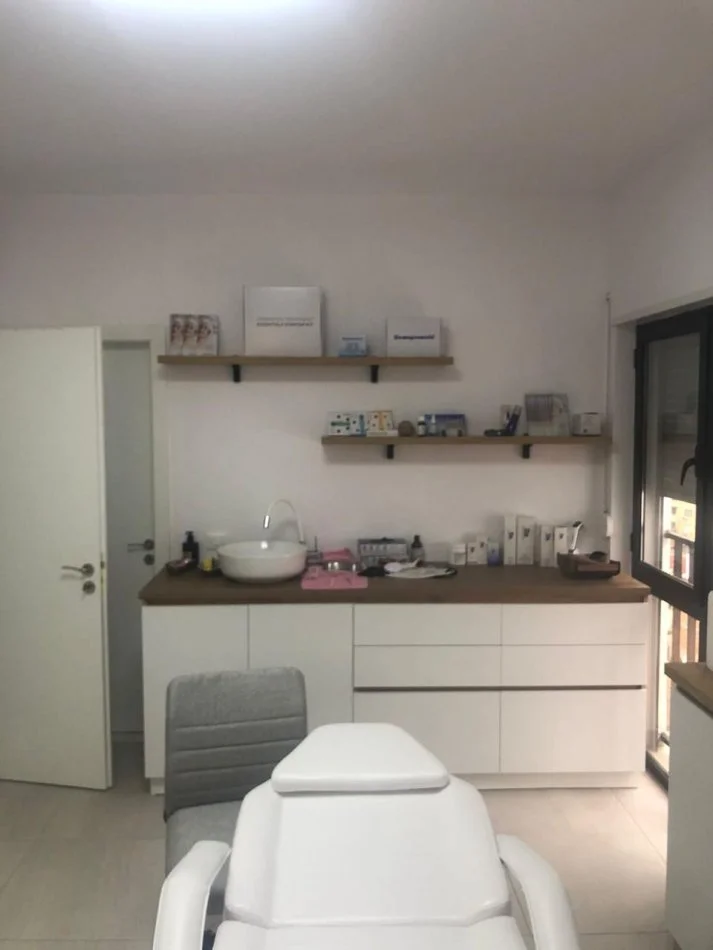 Tirane, shitet apartament 2+1+Ballkon Kati 8, 116 m² 261.000 € (Rruga e Dibres)