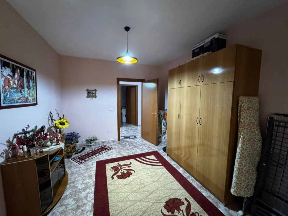 Tirane, jepet me qera apartament 2+1+Aneks+Ballkon Kati 3, 110 m² 700 € (Sheshi Willson)
