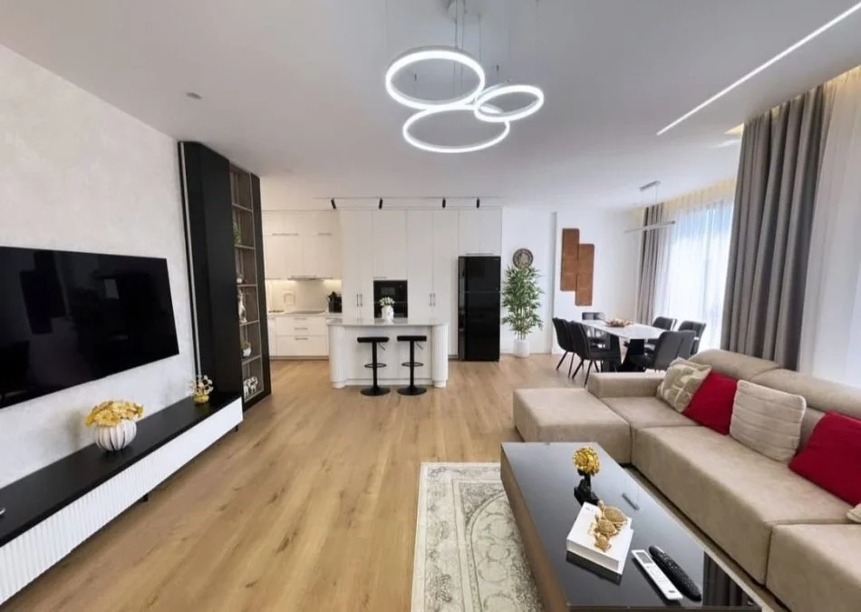 Tirane, shitet apartament 3+1 Kati 8, 156 m² 312.000 € (Porcelan)