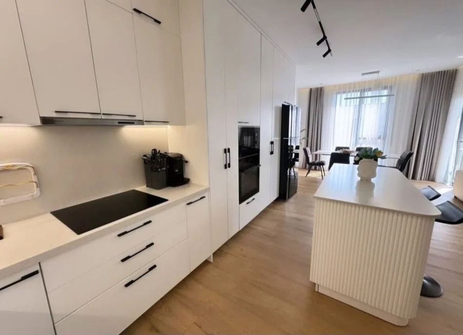 Tirane, shitet apartament 3+1 Kati 8, 156 m² 312.000 € (Porcelan)