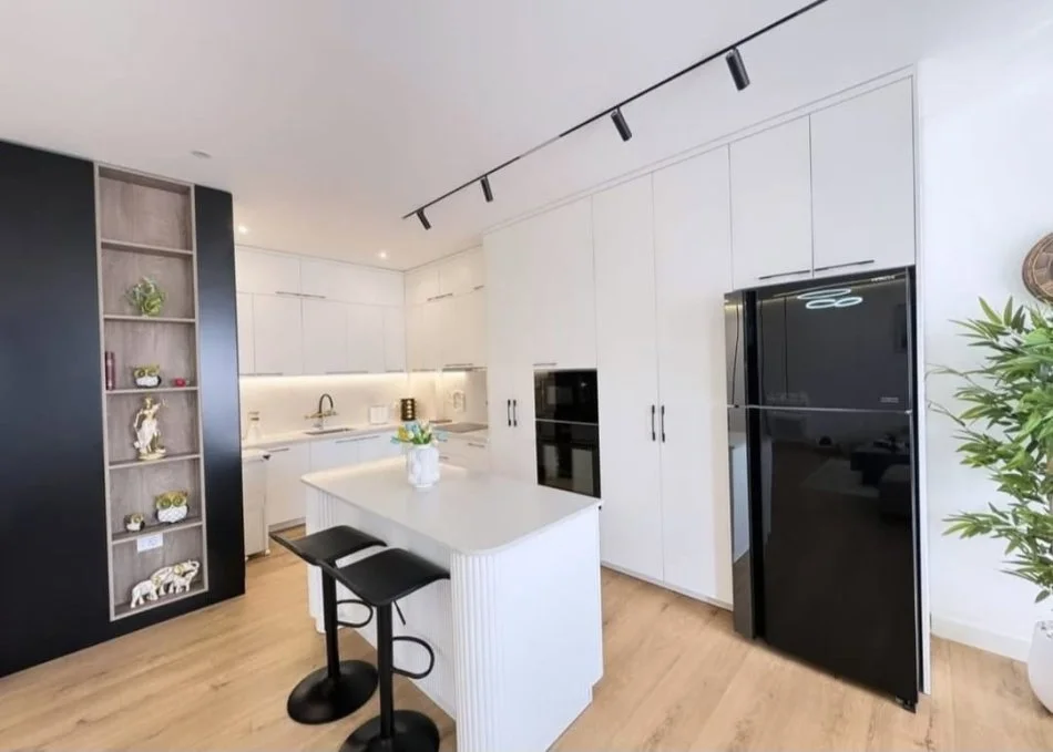 Tirane, shitet apartament 3+1 Kati 8, 156 m² 312.000 € (Porcelan)