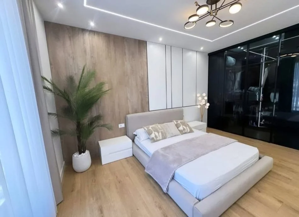 Tirane, shitet apartament 3+1 Kati 8, 156 m² 312.000 € (Porcelan)