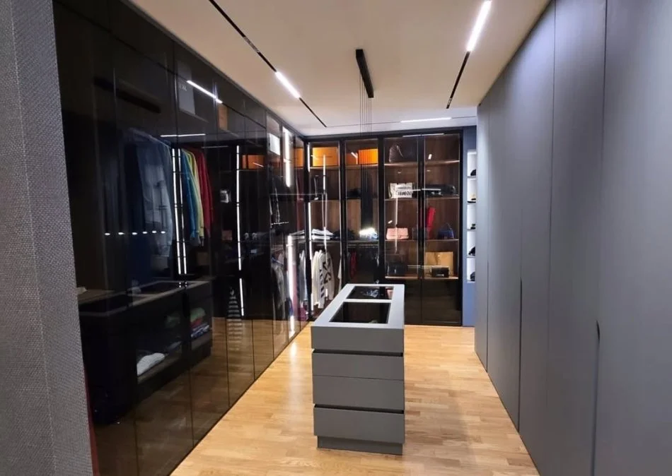 Tirane, shitet apartament Kati 8, 600 m² 15.000.000 € (Liqeni)