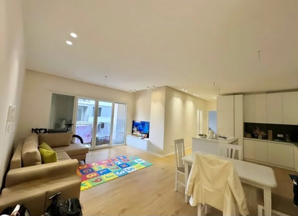 Tirane, shitet apartament 2+1 Kati 1, 106 m² 228.000 € (Selvia)