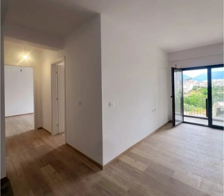 Tirane, shitet apartament 2+1 Kati 3, 92 m² 176.000 € (Kodra e diellit)