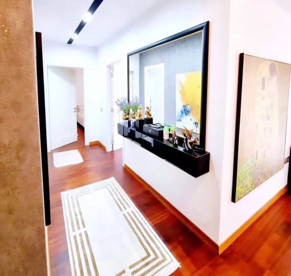 Tirane, shitet apartament 2+1 , 105 m² 220.000 € (Kopshti botanik)