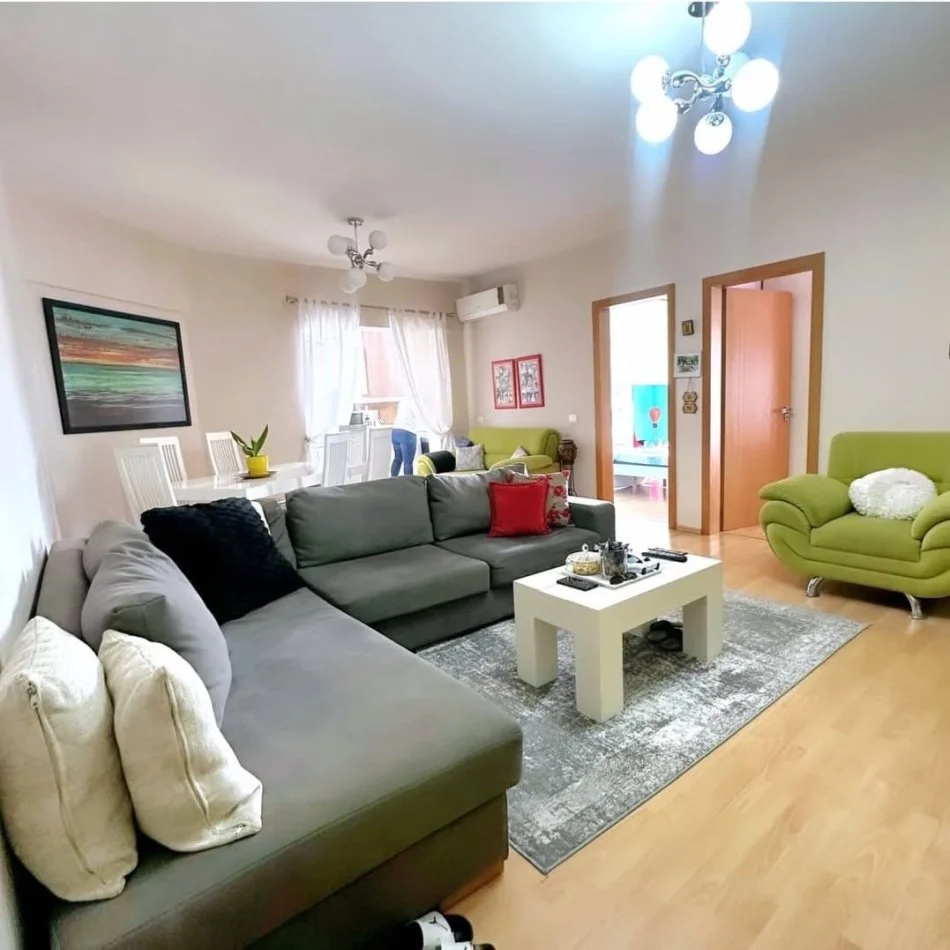 Tirane, shitet apartament 2+1 Kati 10, 92 m² 198.000 € (Rruga e kosovarve)