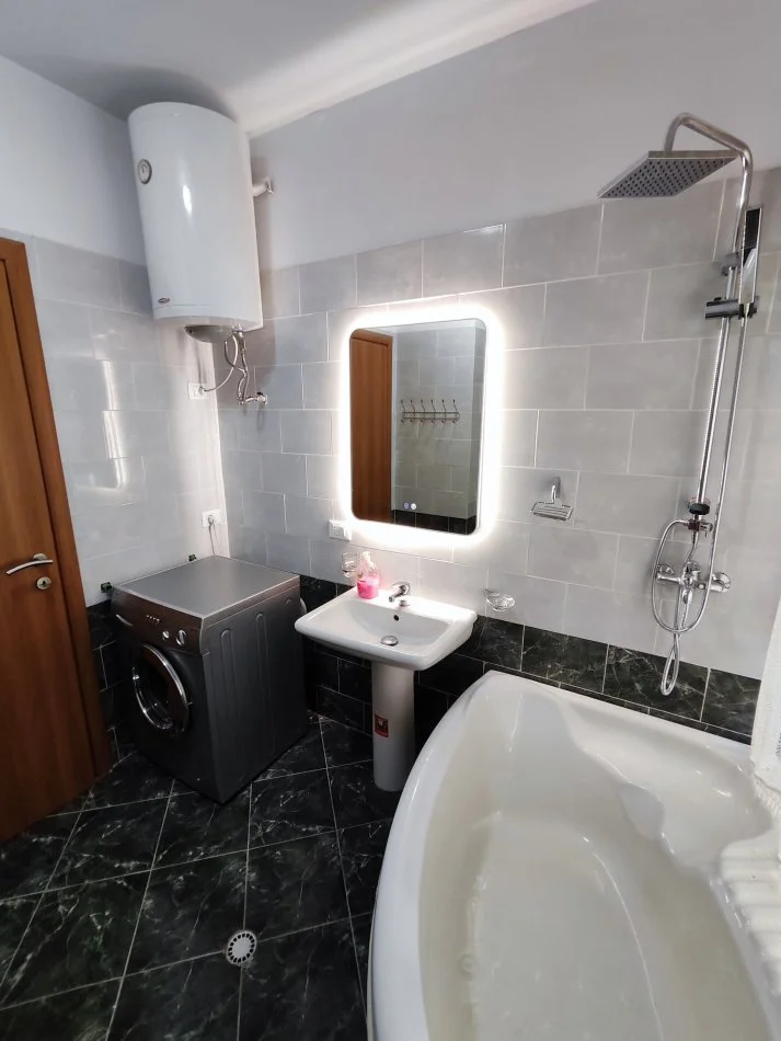 Tirane, jepet me qera apartament 2+1 Kati 2, 75 m² 800 € (Komoleksi Delijorgji)