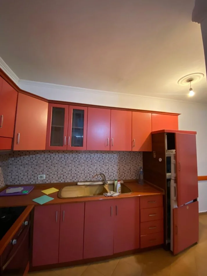 Tirane, shitet apartament 2+1 Kati 7, 95 m² 115.000 € (Yzberisht)