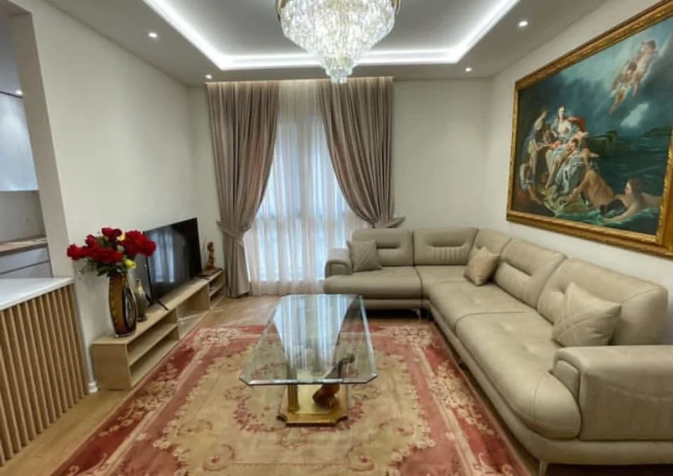 Tirane, jepet me qera apartament 1+1 Kati 3, 70 m² 750 € (Liqeni i thate)