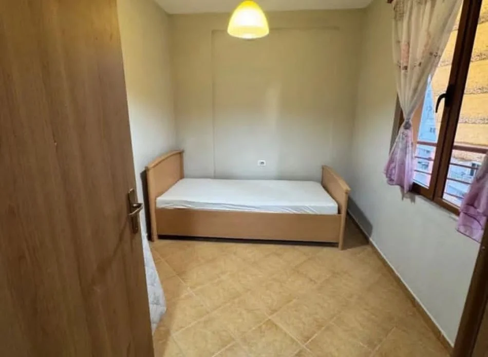 Tirane, jepet me qera apartament 2+1 Kati 8, 95 m² 450 € (Yzberisht)