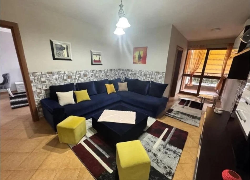 Tirane, jepet me qera apartament 2+1 Kati 8, 95 m² 450 € (Yzberisht)