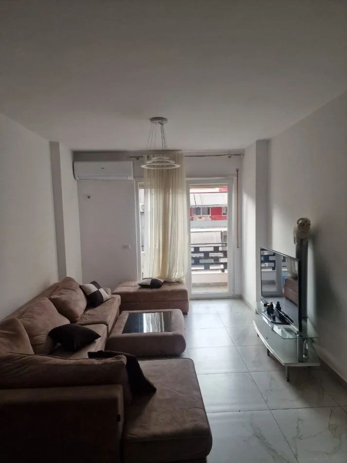 Tirane, jepet me qera apartament 2+1 Kati 7, 80 m² 450 € (Kompleksi Golden Park)