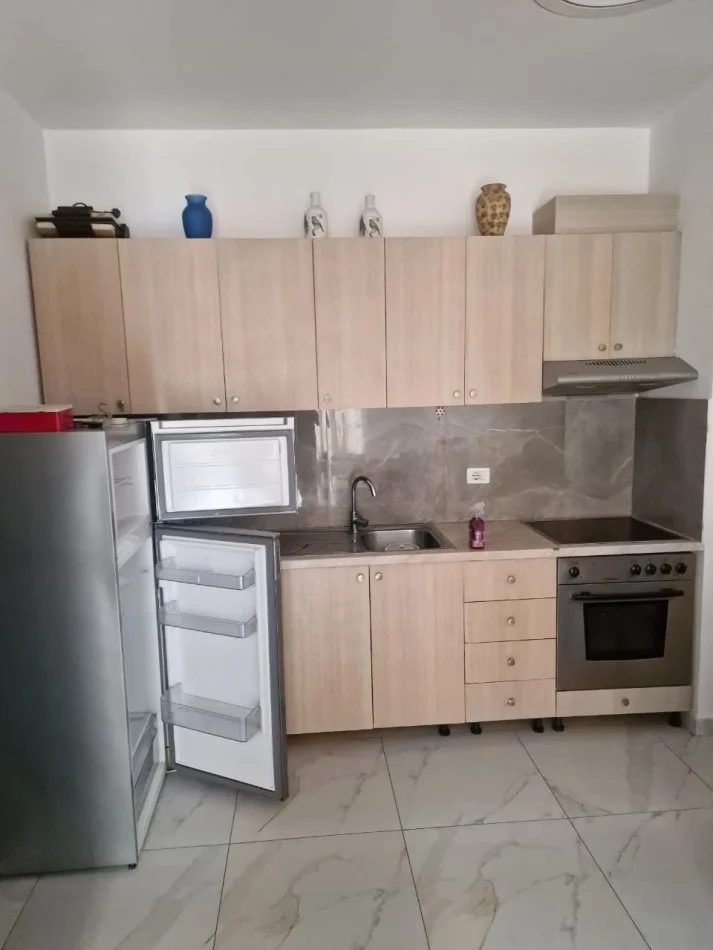 Tirane, jepet me qera apartament 2+1 Kati 7, 80 m² 450 € (Kompleksi Golden Park)