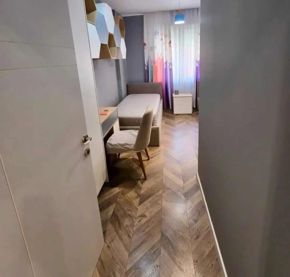 Tirane, shitet apartament 2+1 Kati 4, 90 m² 179.000 € (Tirana golden park)