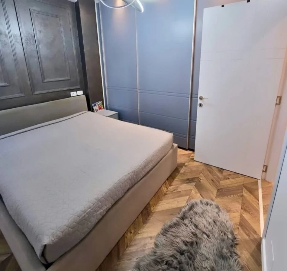 Tirane, shitet apartament 2+1 Kati 4, 90 m² 179.000 € (Tirana golden park)