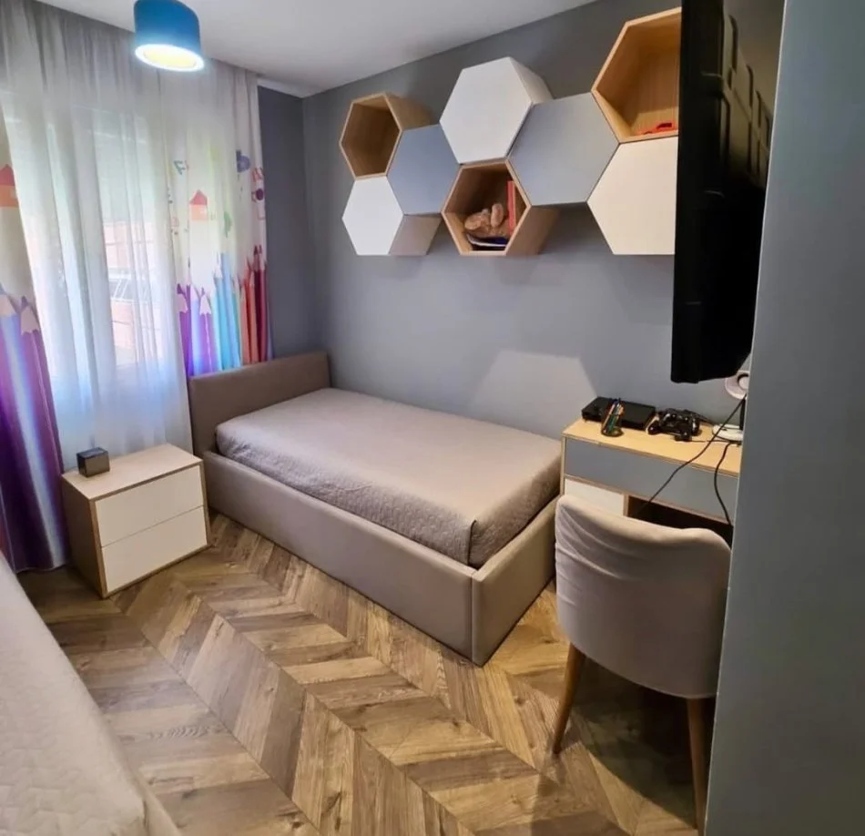 Tirane, shitet apartament 2+1 Kati 4, 90 m² 179.000 € (Tirana golden park)