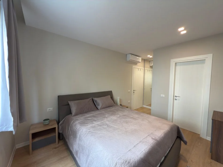 Tirane, shitet apartament 2+1 Kati 3, 92 m² 225.000 € (Liqeni i thate)