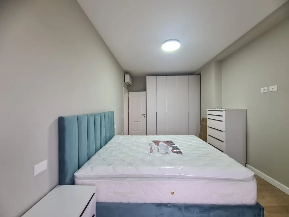 Tirane, jepet me qera apartament 2+1+Ballkon Kati 9, 100 m² 1.000 € (Rruga Elbasanit)