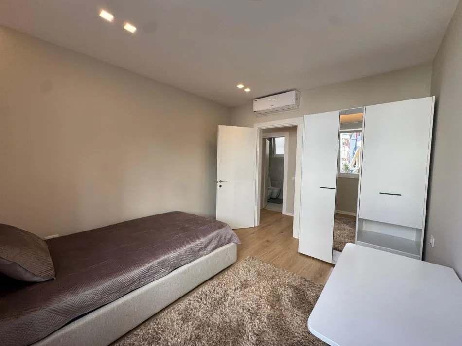 Tirane, shitet apartament 2+1 Kati 3, 92 m² 225.000 € (Liqeni i thate)