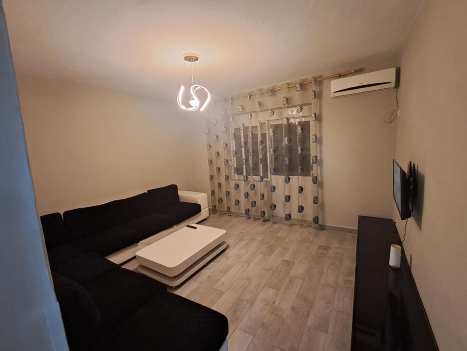 Tirane, jepet me qera apartament 2+1+Aneks+Ballkon Kati 4, 72 m² 600 € (Ali Dem, Tirane)