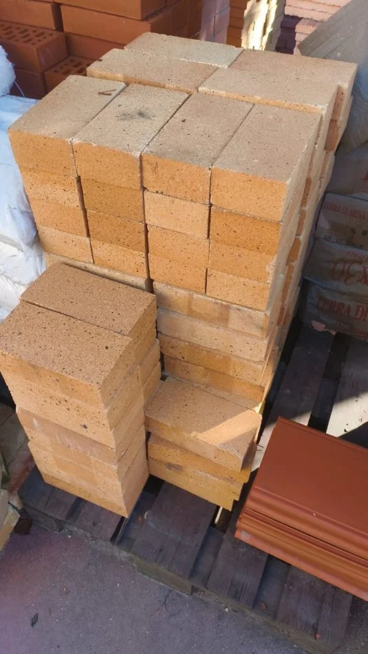 Tirane, shes Tulla dekorative, antike të reja dhe të përdorura. 10 €