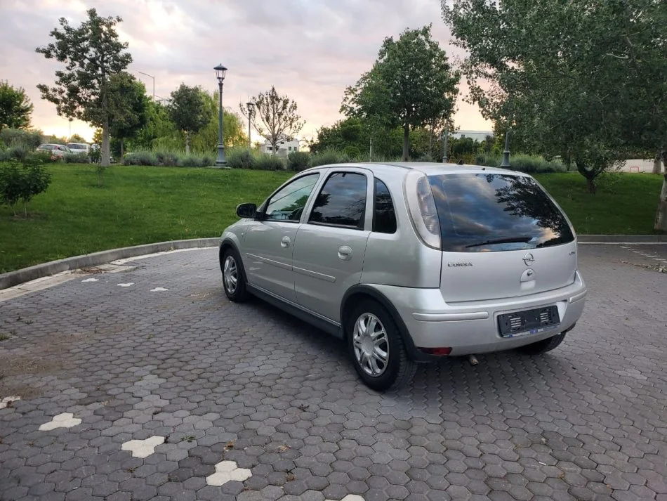 Durres, shes makine OPEL CORSA Nafte, gri metalizato manuale 217.000 km