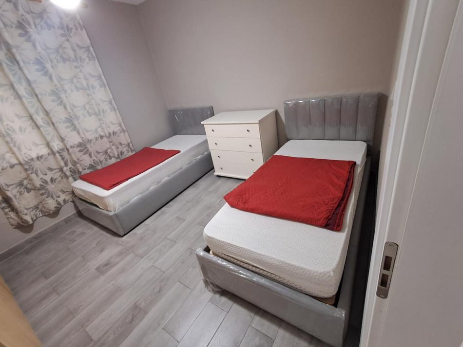 Tirane, jepet me qera apartament 2+1+Aneks+Ballkon Kati 4, 72 m² 600 € (Ali Dem, Tirane)