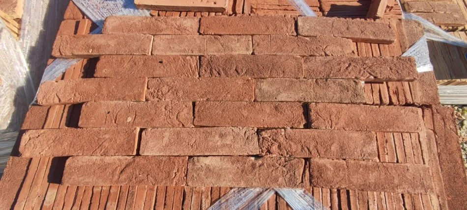 Tirane, shes Tulla dekorative, antike të reja dhe të përdorura. 10 €