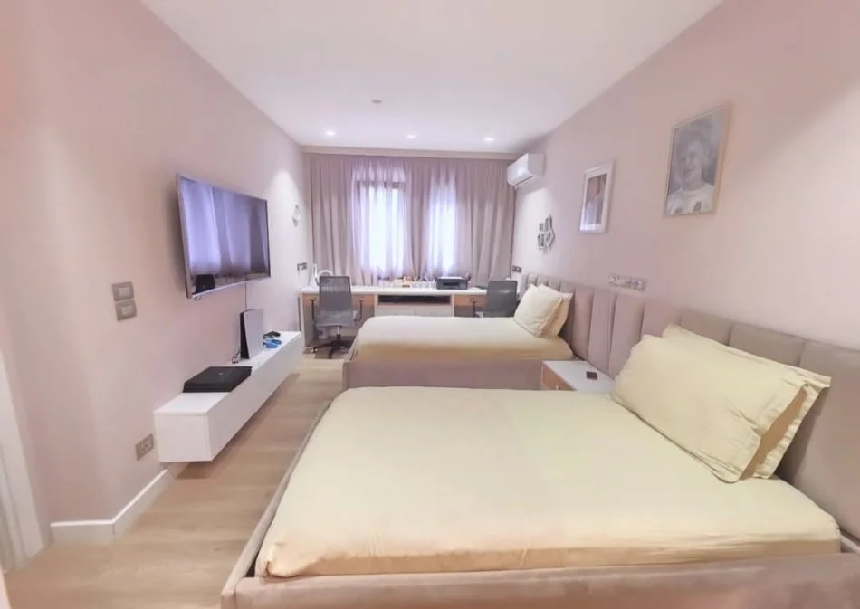 Tirane, shitet apartament 3+1 Kati 2, 240 m² 580.000 € (21 dhjetori)