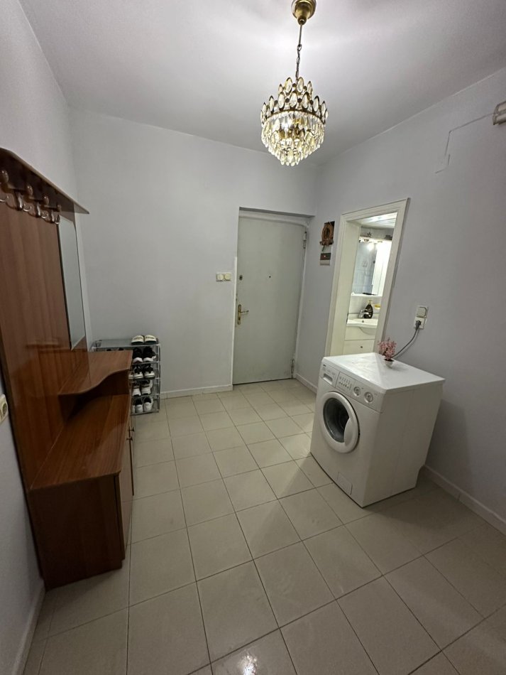 Tirane, jepet me qera apartament 2+1+Aneks+Ballkon Kati 4, 80 m² 500 € (Qender)