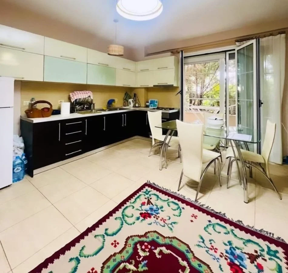 Tirane, shitet apartament 1+1 Kati 2, 82 m² 135.000 € (Kodra e diellit)