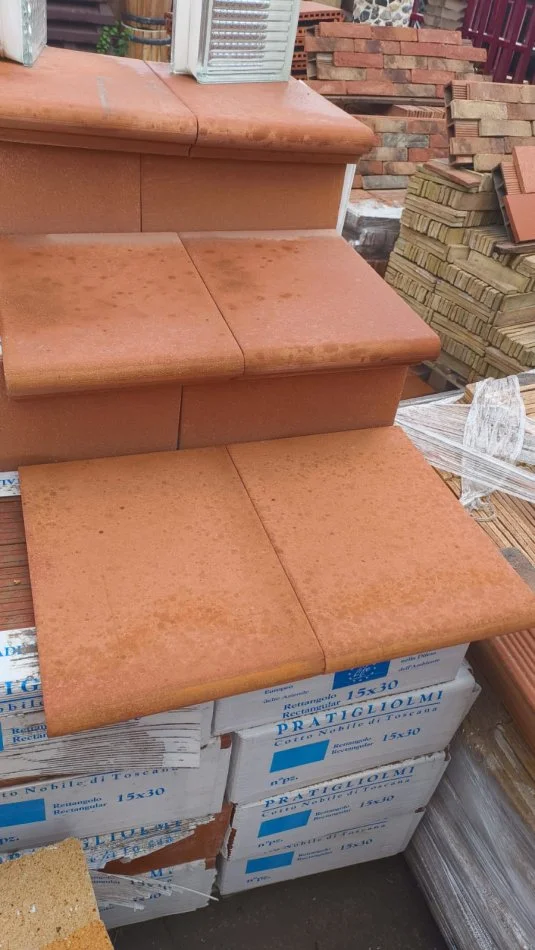 Tirane, shes Tulla shamot zjarrduruese, materiale për oxhak, tulla dekorative, etj 10 €