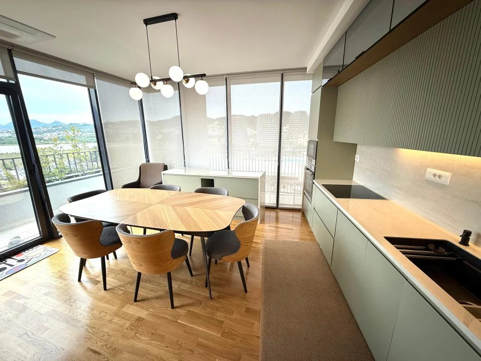 Tirane, shitet apartament 3+1+Aneks+Ballkon Kati 10, 237 m² 700.000 €