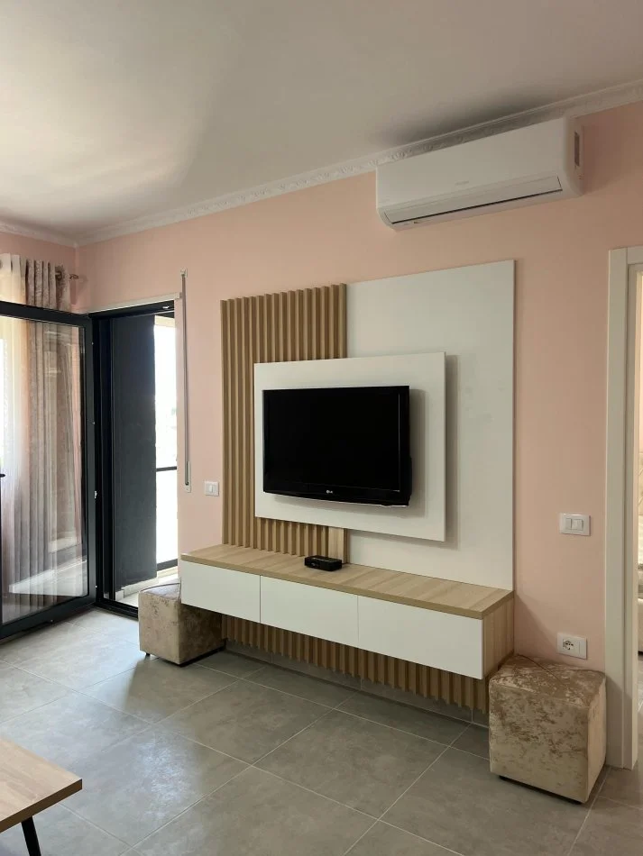 Tirane, jepet me qera apartament 1+1+Ballkon Kati 5, 77 m² 500 € (Teodor Keko)