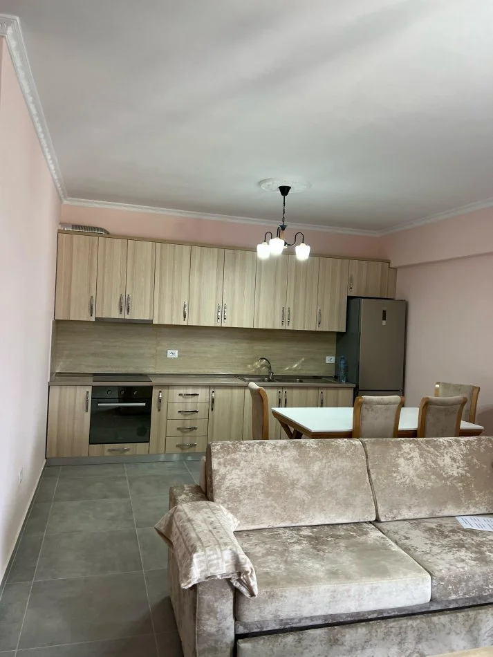 Tirane, jepet me qera apartament 1+1+Ballkon Kati 5, 77 m² 500 € (Teodor Keko)