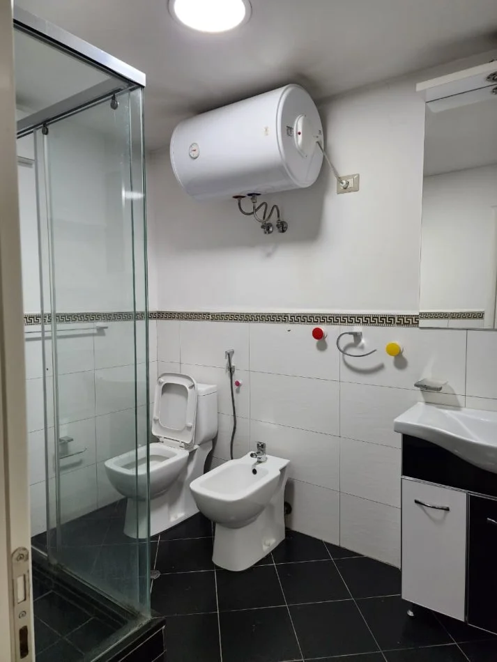 Tirane, shitet apartament 2+1 Kati 6, 100 m² 320.000 € (Bllok)