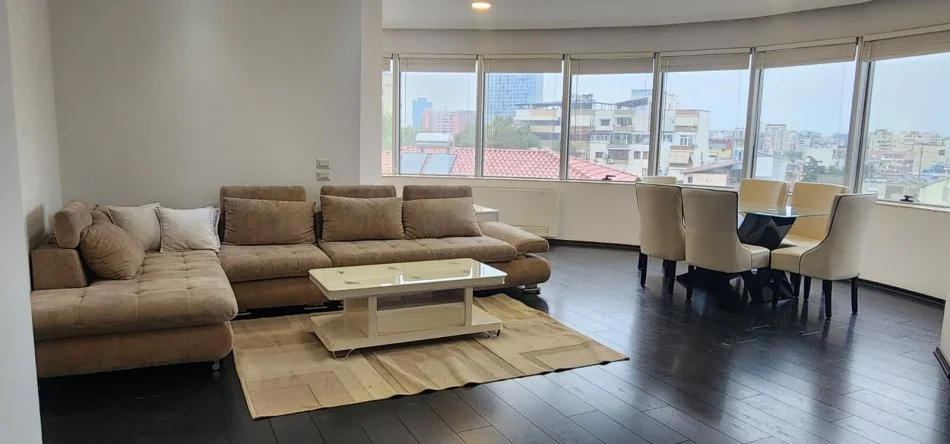 Tirane, jepet me qera apartament 3+1 Kati 2, 150 m² 1.100 € (Rruga elbasanit)