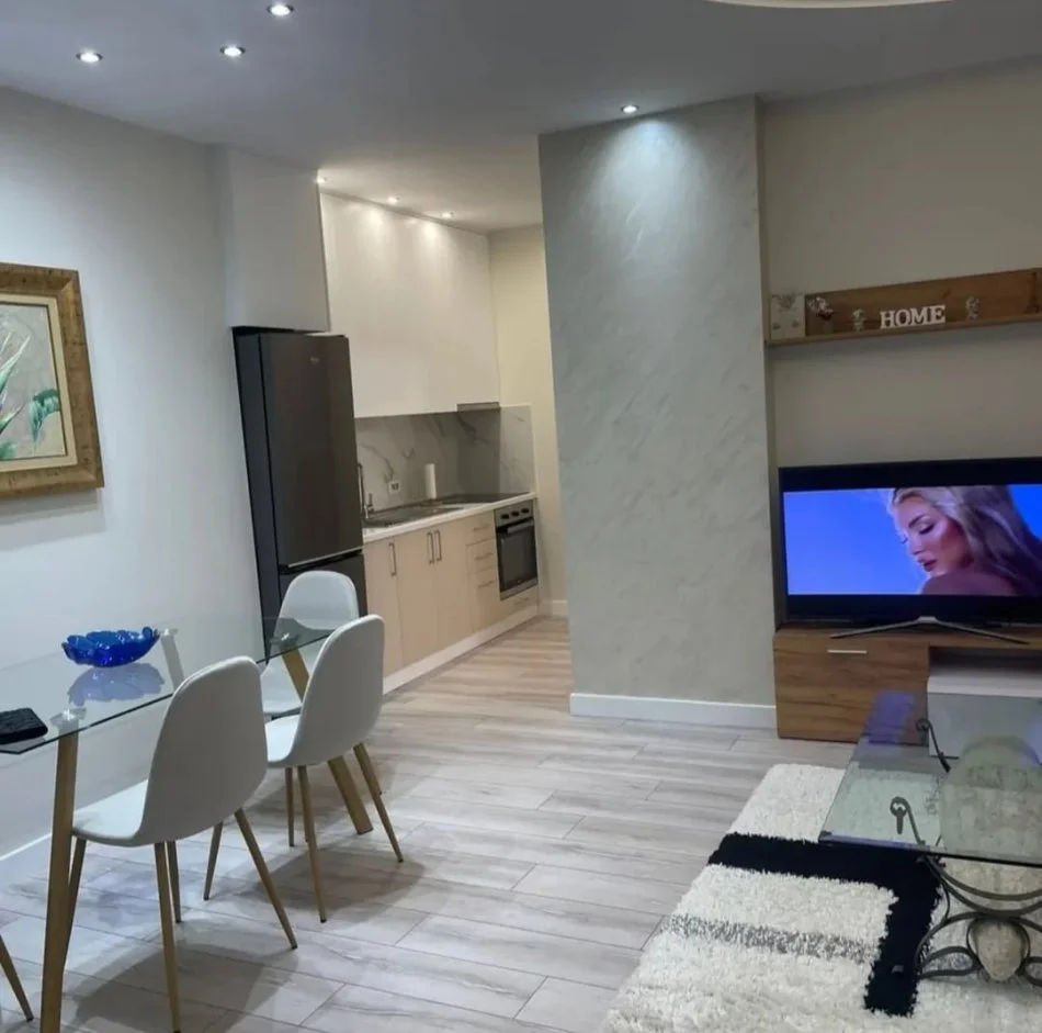 Tirane, jepet me qera apartament 1+1 Kati 9, 70 m² 1.000 € (Rruga e kosovarve)