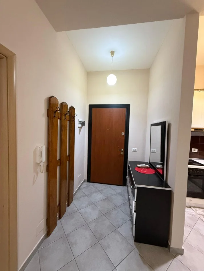 Tirane, jepet me qera apartament 2+1+Aneks+Ballkon , (BILL KLINTON)