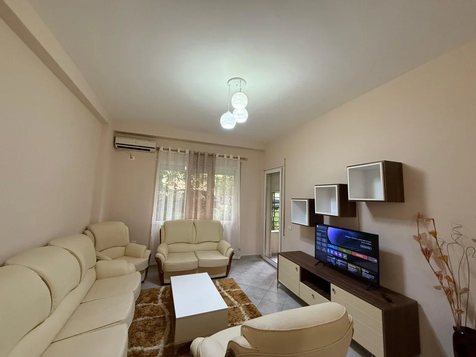 Tirane, jepet me qera apartament 2+1+Aneks+Ballkon , (BILL KLINTON)