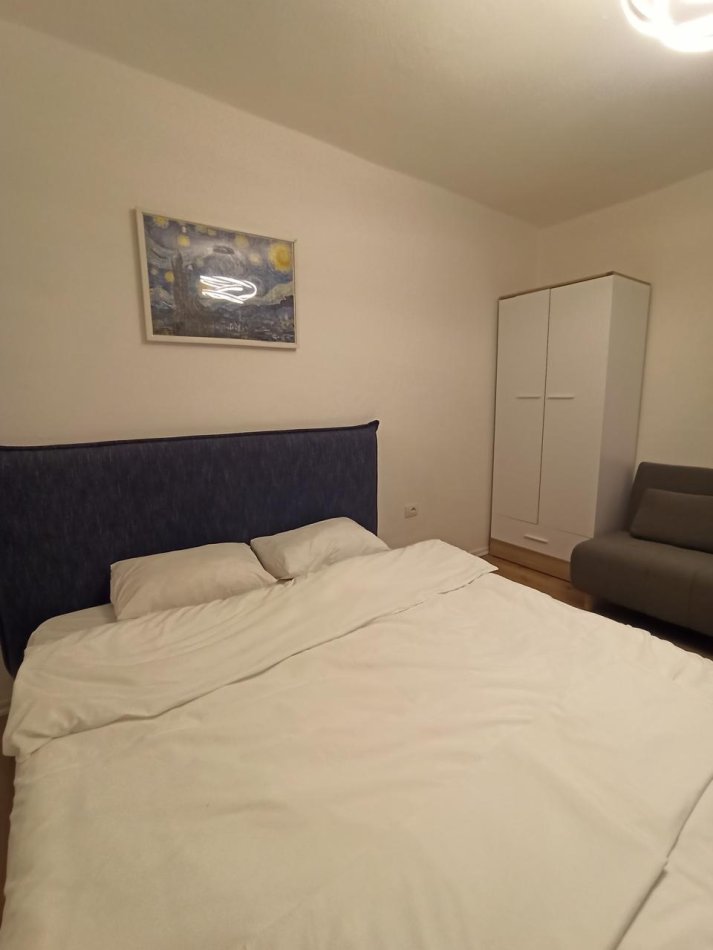 Tirane, jepet me qera apartament 1+1 Kati 1, 45 m² 400 € (Myslym Shyri)
