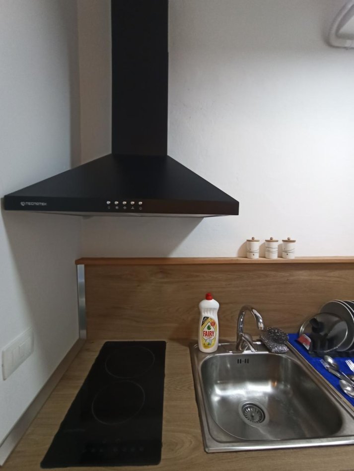 Tirane, jepet me qera apartament 1+1 Kati 1, 45 m² 400 € (Myslym Shyri)