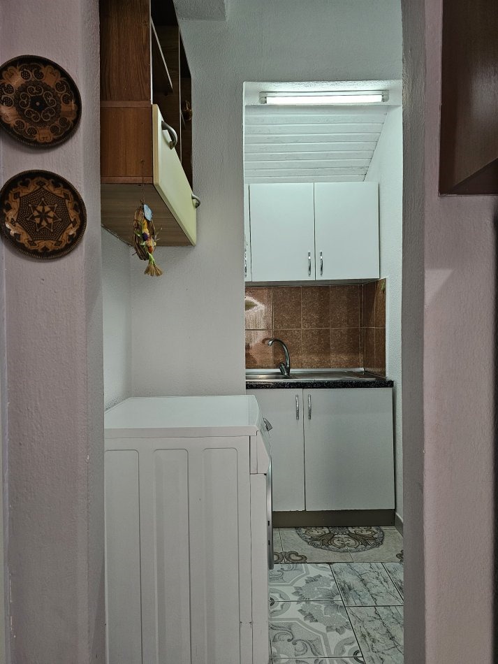 Tirane, jepet me qera apartament 1+1+Aneks+Ballkon Kati 1, 55 m² 360 € (Rruga Rreli)